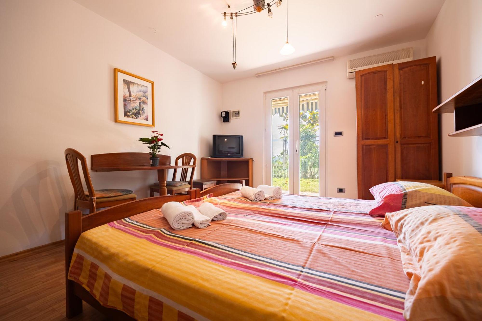 Old Road Rooms And Apartments With Pool Portorož Buitenkant foto