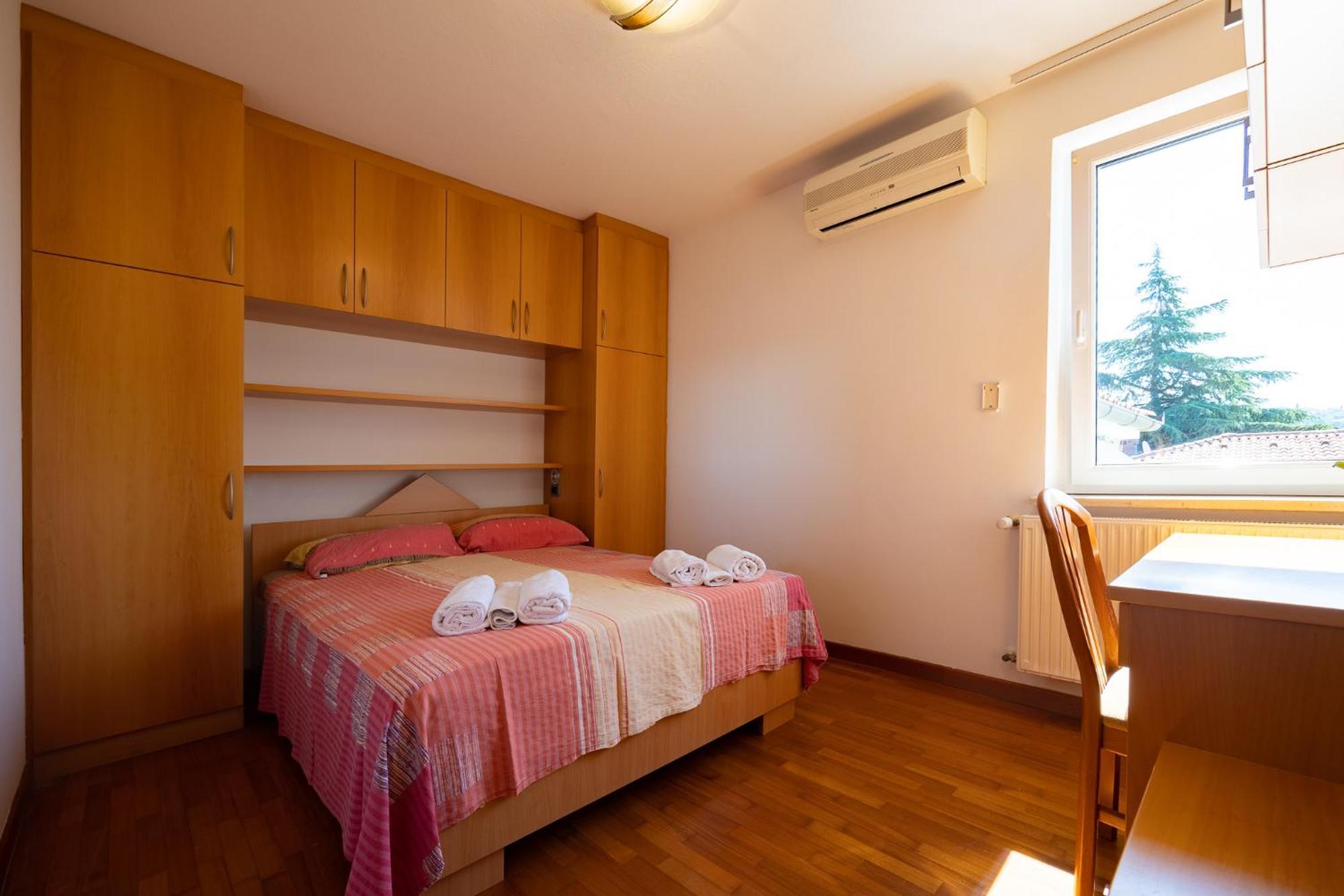 Old Road Rooms And Apartments With Pool Portorož Buitenkant foto