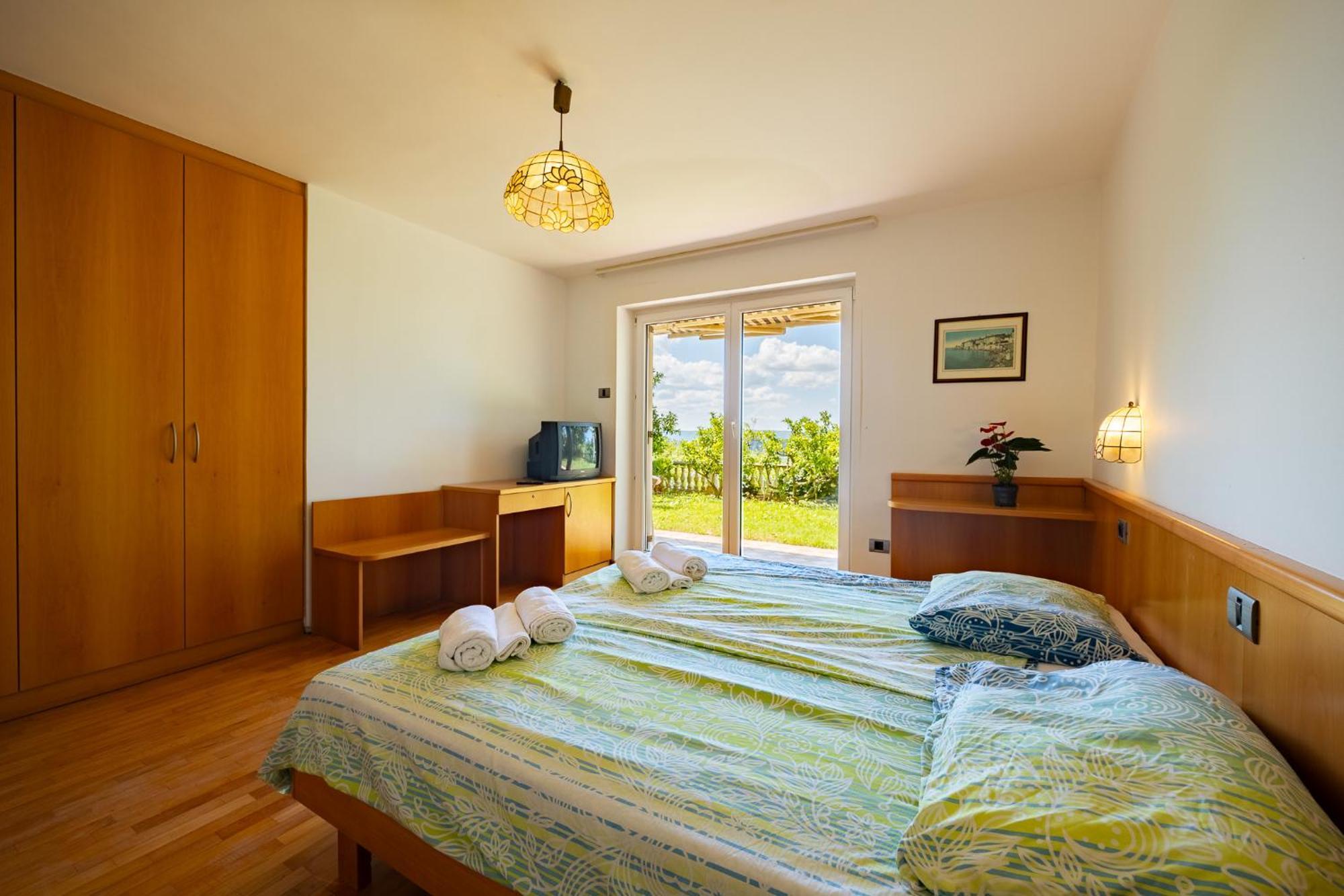 Old Road Rooms And Apartments With Pool Portorož Buitenkant foto